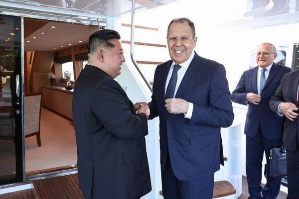 股票配资的 俄外长在朝鲜见了金正恩，还回答记者11个问题